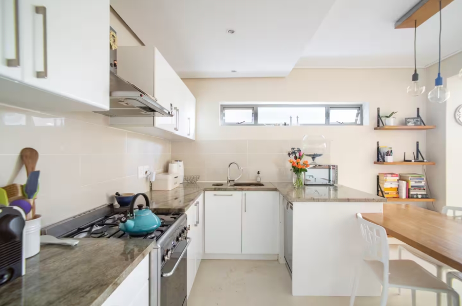 2 Bedroom Property for Sale in Vredehoek Western Cape